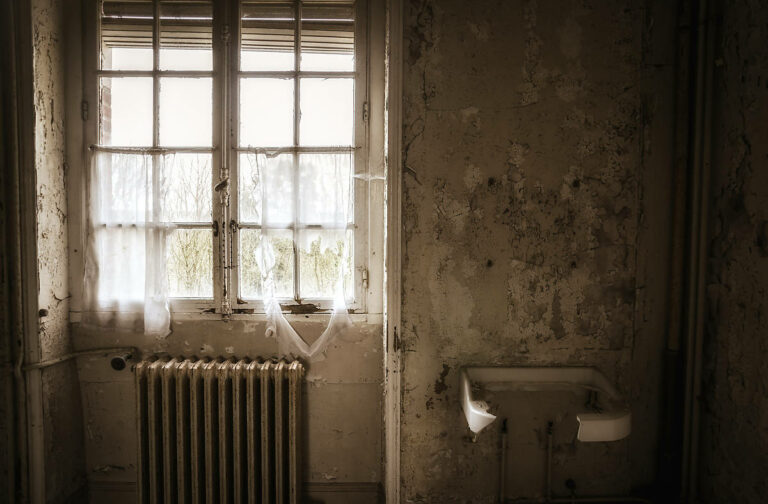 L'Orphelinat IV, Chambre